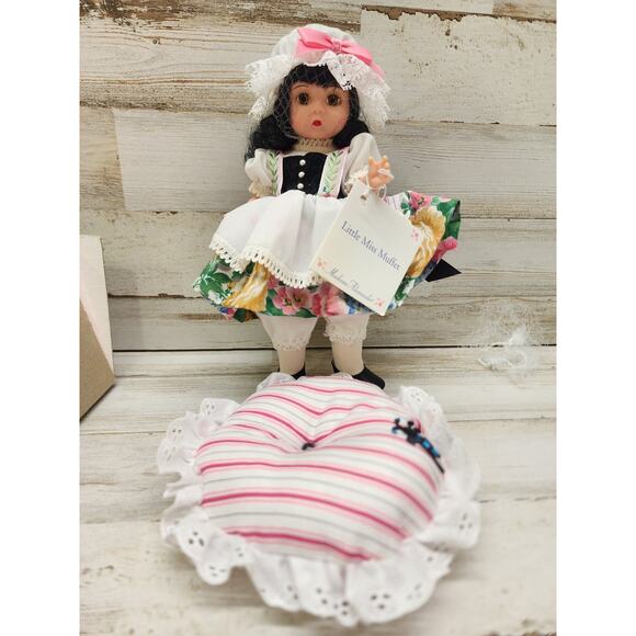 Madame Alexander 13500 8” Little Miss Muffet - Picture 1 of 4